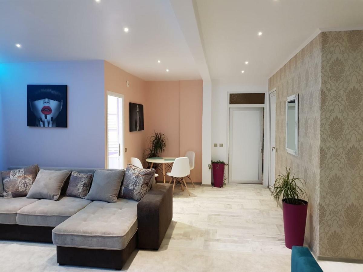 Art Boutique Central Târgu Jiu Εξωτερικό φωτογραφία