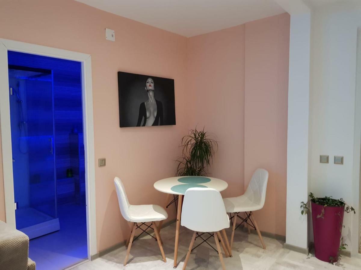 Art Boutique Central Târgu Jiu Εξωτερικό φωτογραφία