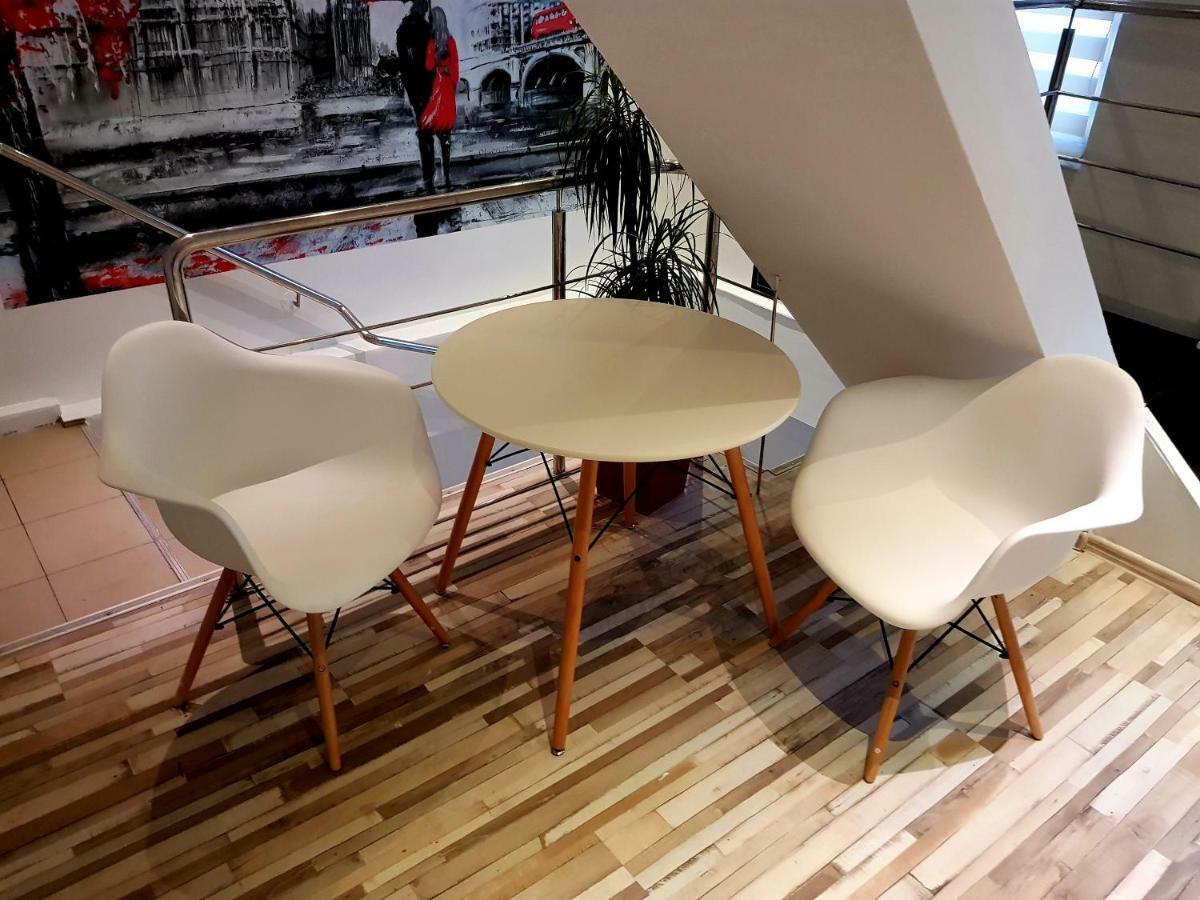 Art Boutique Central Târgu Jiu Εξωτερικό φωτογραφία