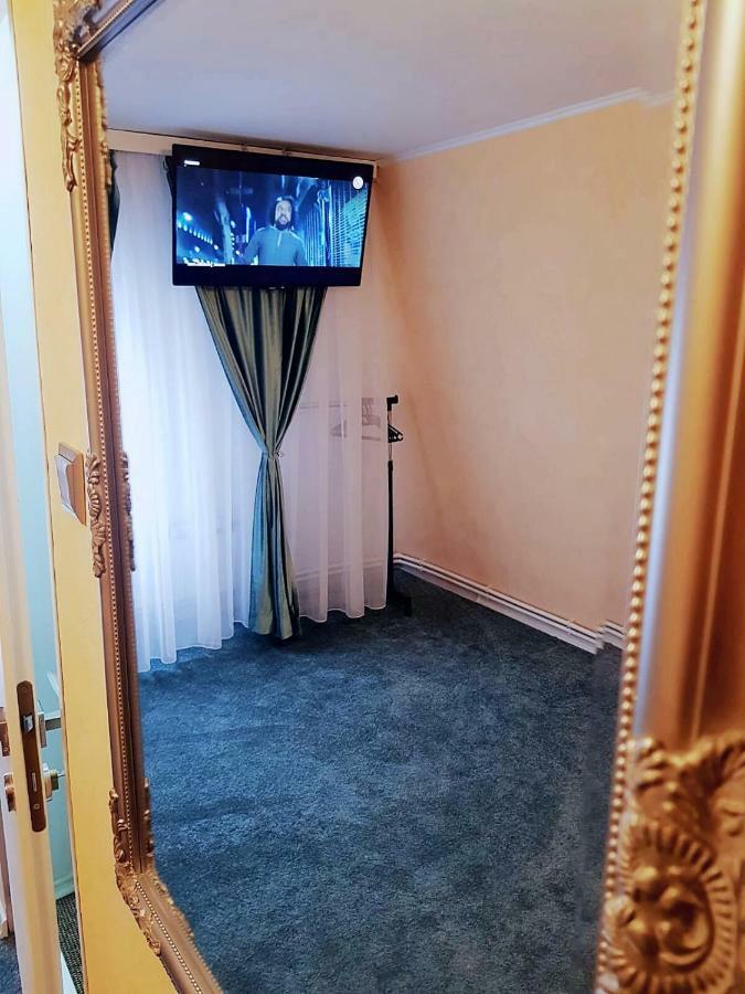 Art Boutique Central Târgu Jiu Εξωτερικό φωτογραφία