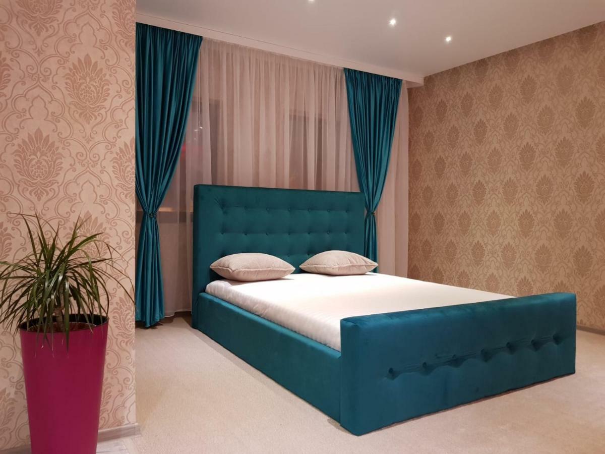 Art Boutique Central Târgu Jiu Εξωτερικό φωτογραφία
