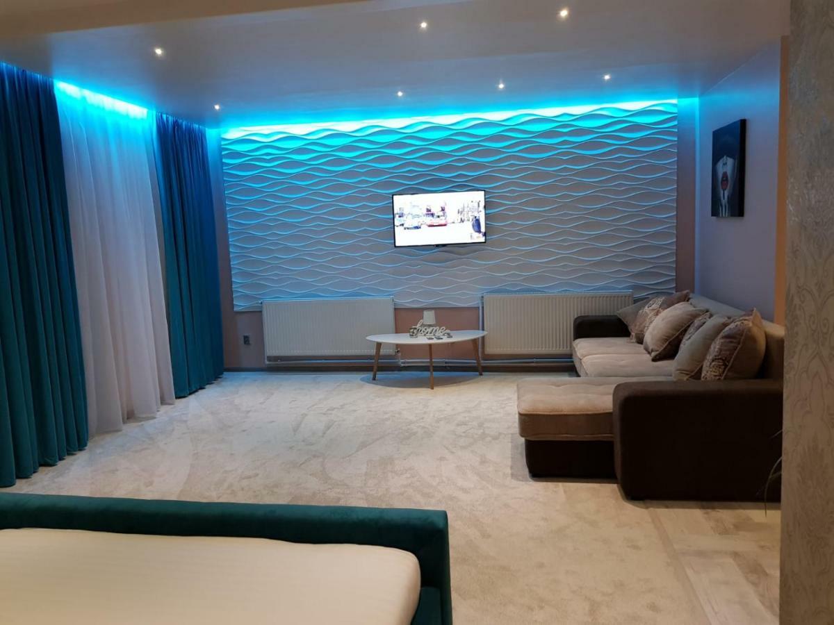 Art Boutique Central Târgu Jiu Εξωτερικό φωτογραφία