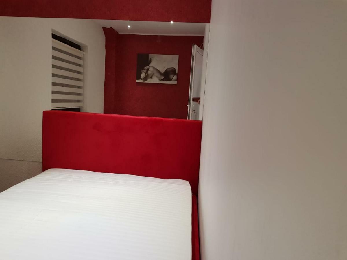Art Boutique Central Târgu Jiu Εξωτερικό φωτογραφία