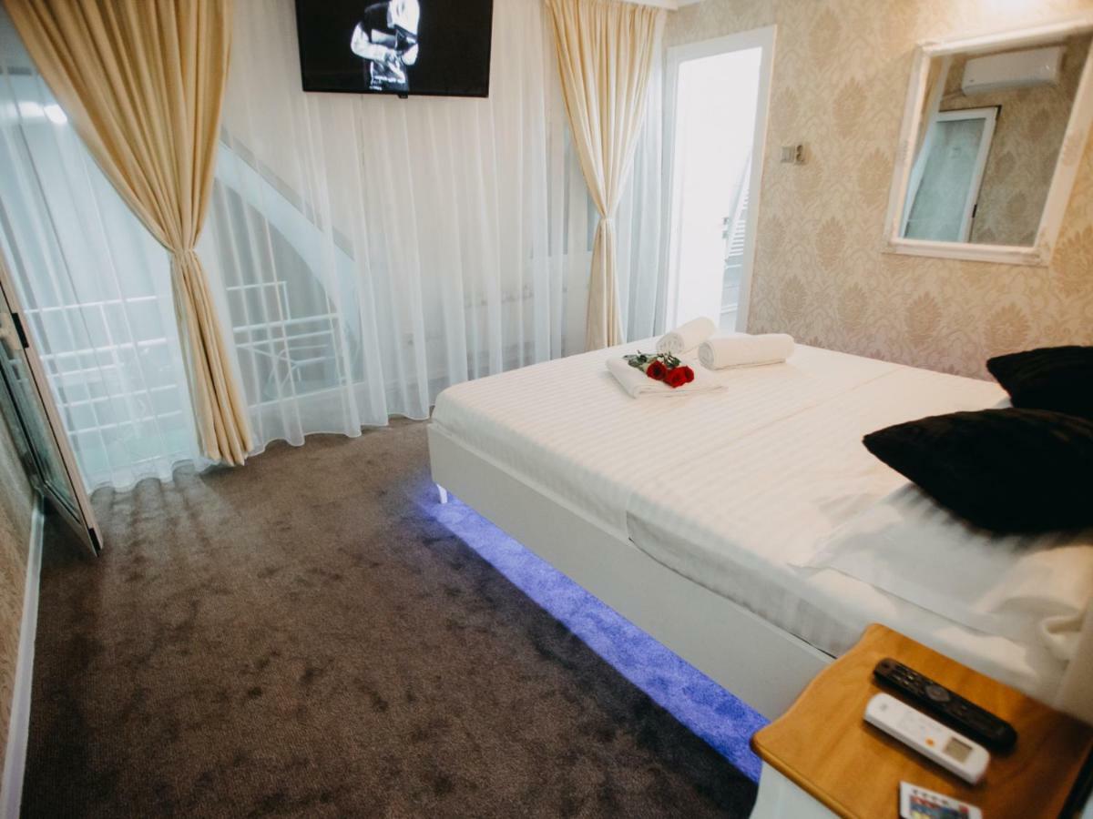 Art Boutique Central Târgu Jiu Εξωτερικό φωτογραφία